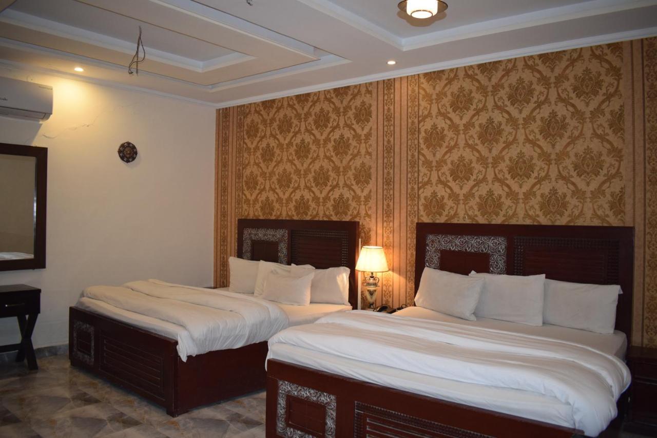 Hotel Sr Lounge Multan Exterior photo